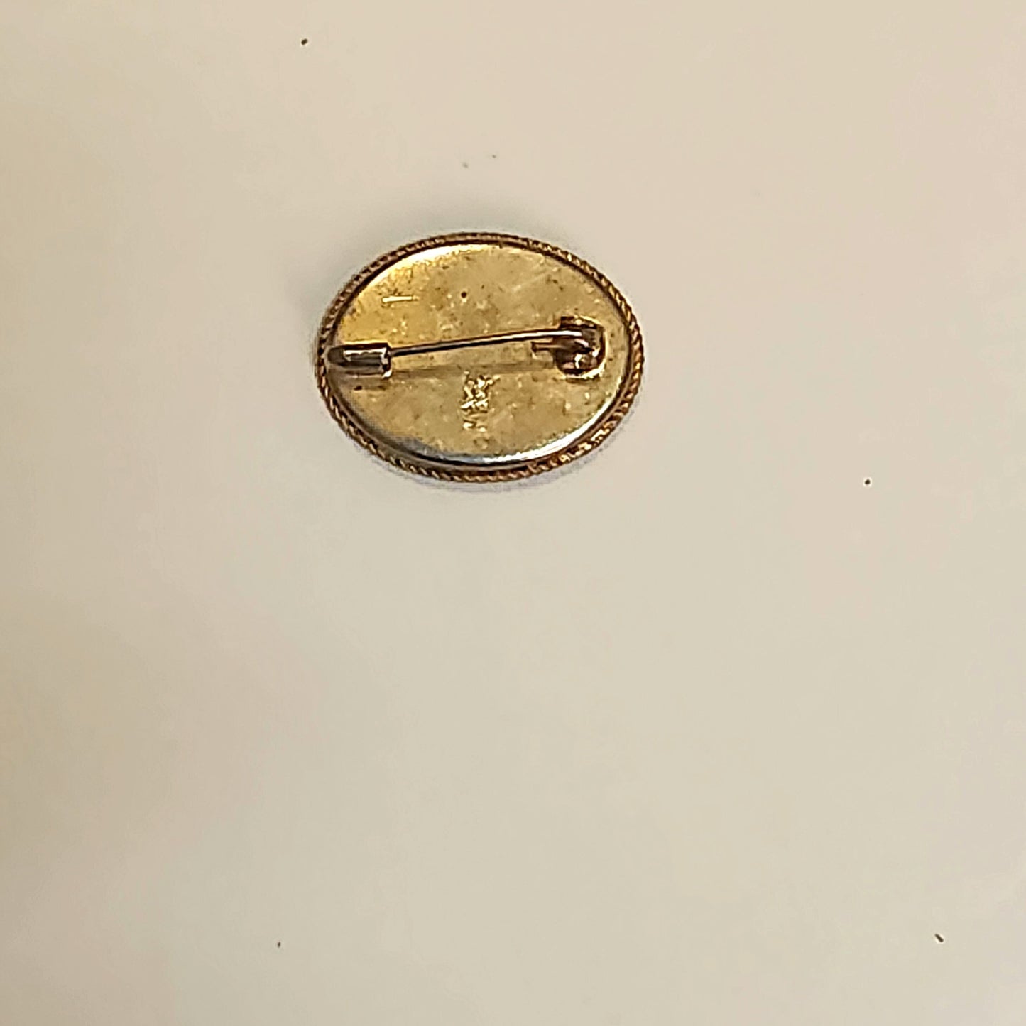 Vintage Floral Brooch Pin- Vedazzling Accessories