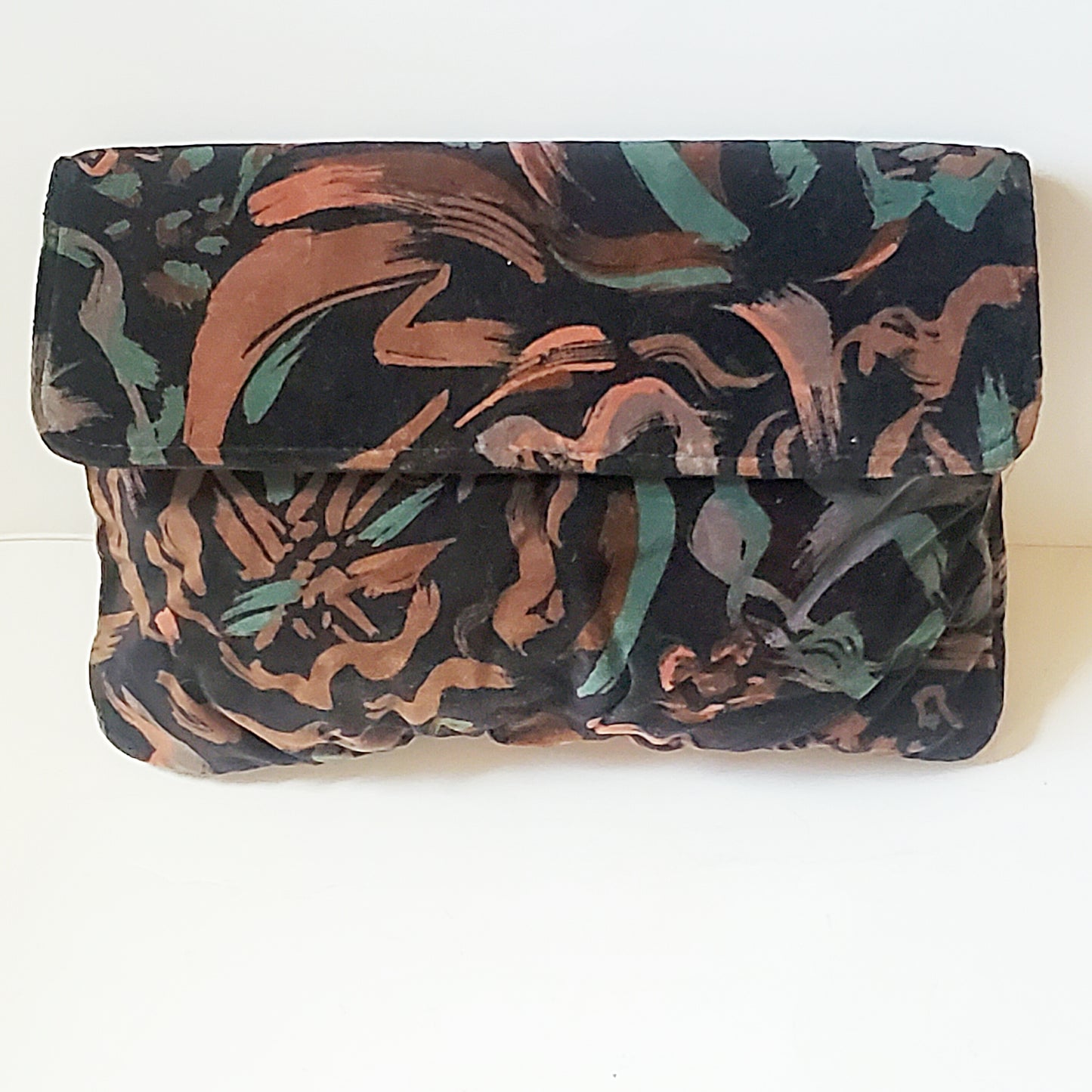 Vintage Velvet Clutch - Vedazzling Accessories