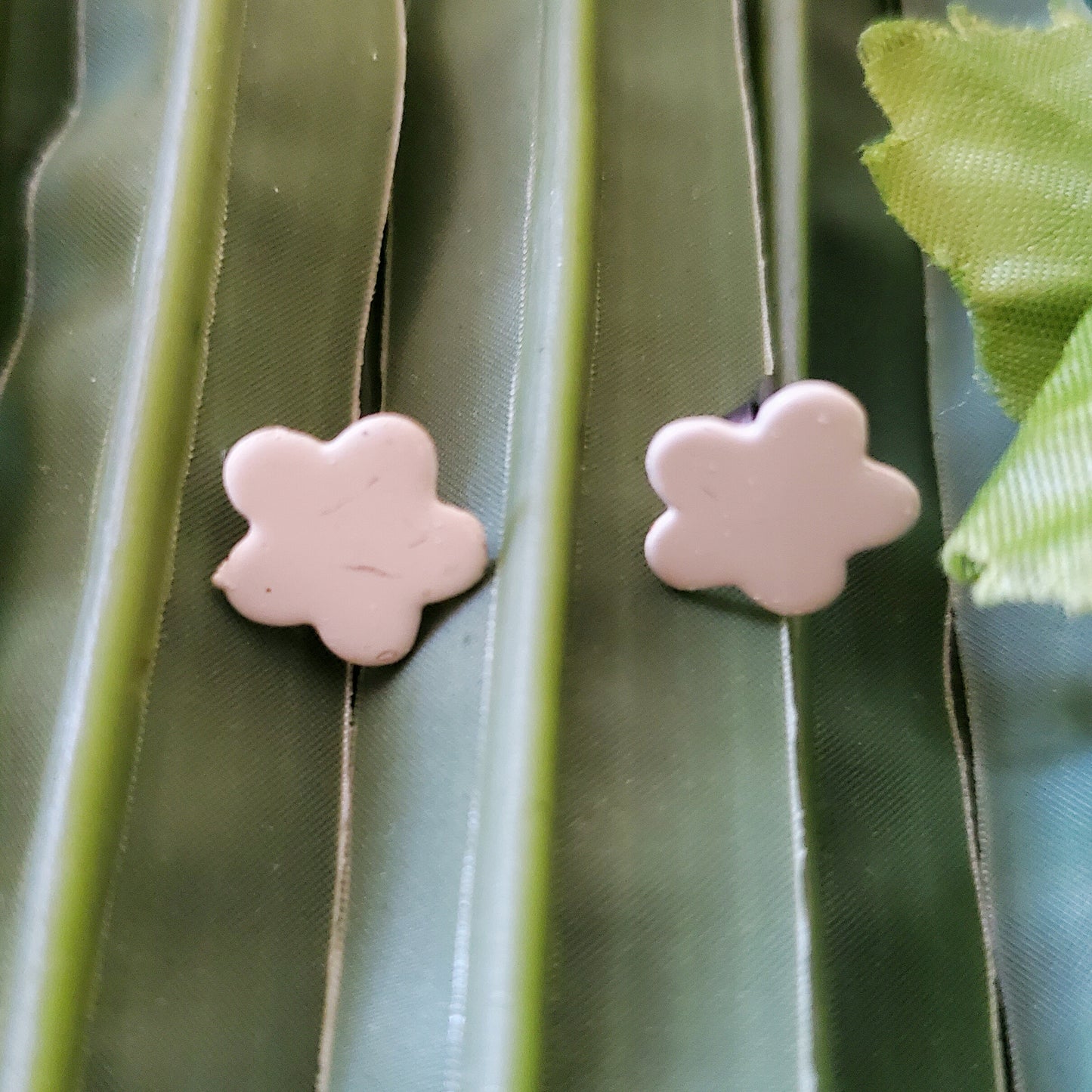 Vintage Star Earrings - Vedazzling Accessories