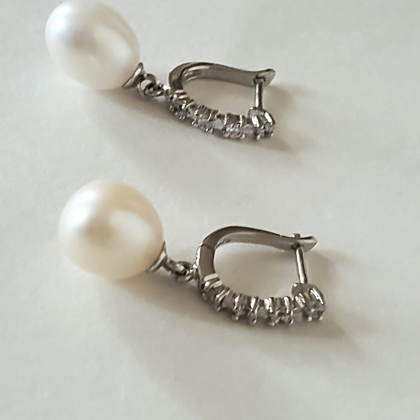 Chiquita Dazzling Pearl Drop Earring - Vedazzling Accessories