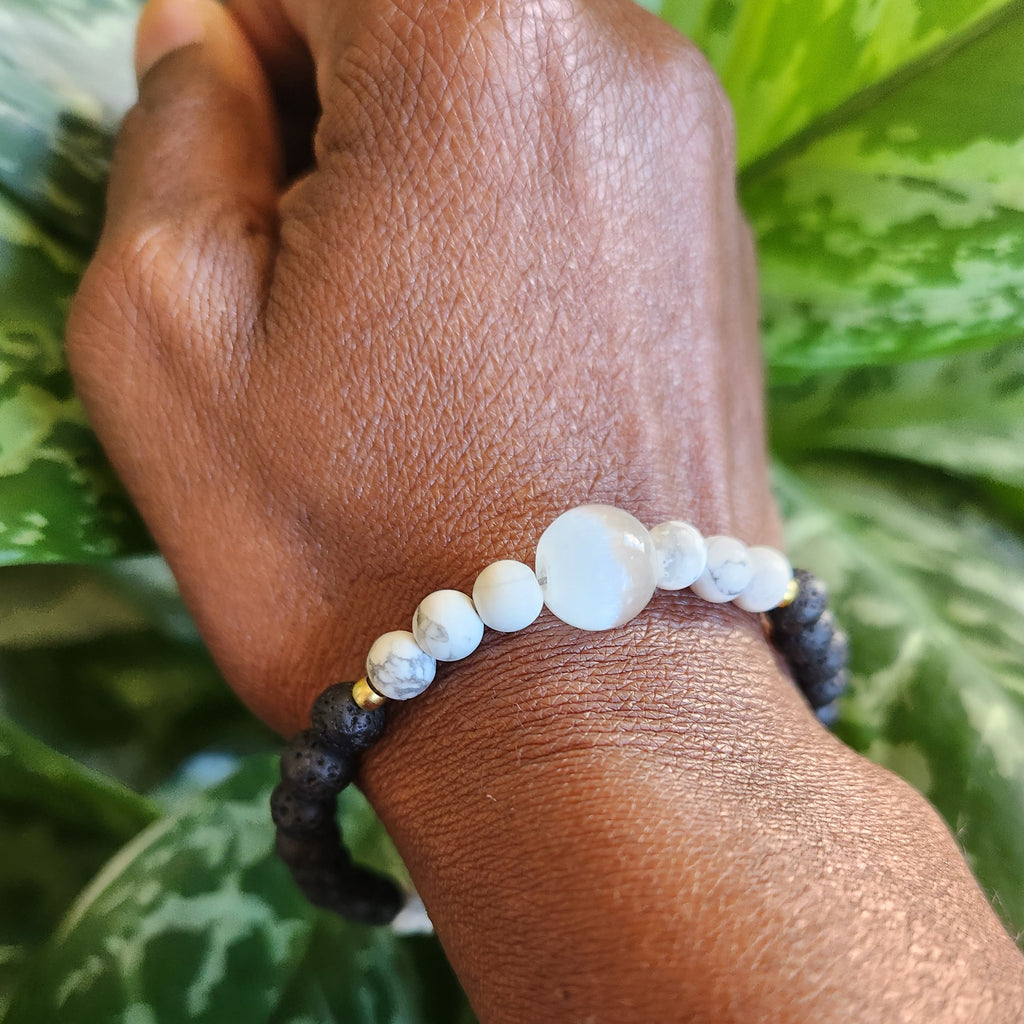 Les.bijoux.de.sandou Howlite Bracelet- Vedazzling Accessories