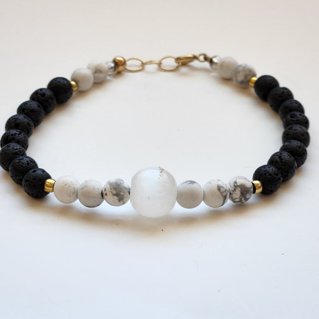 Les.bijoux.de.sandou Howlite Bracelet- Vedazzling Accessories