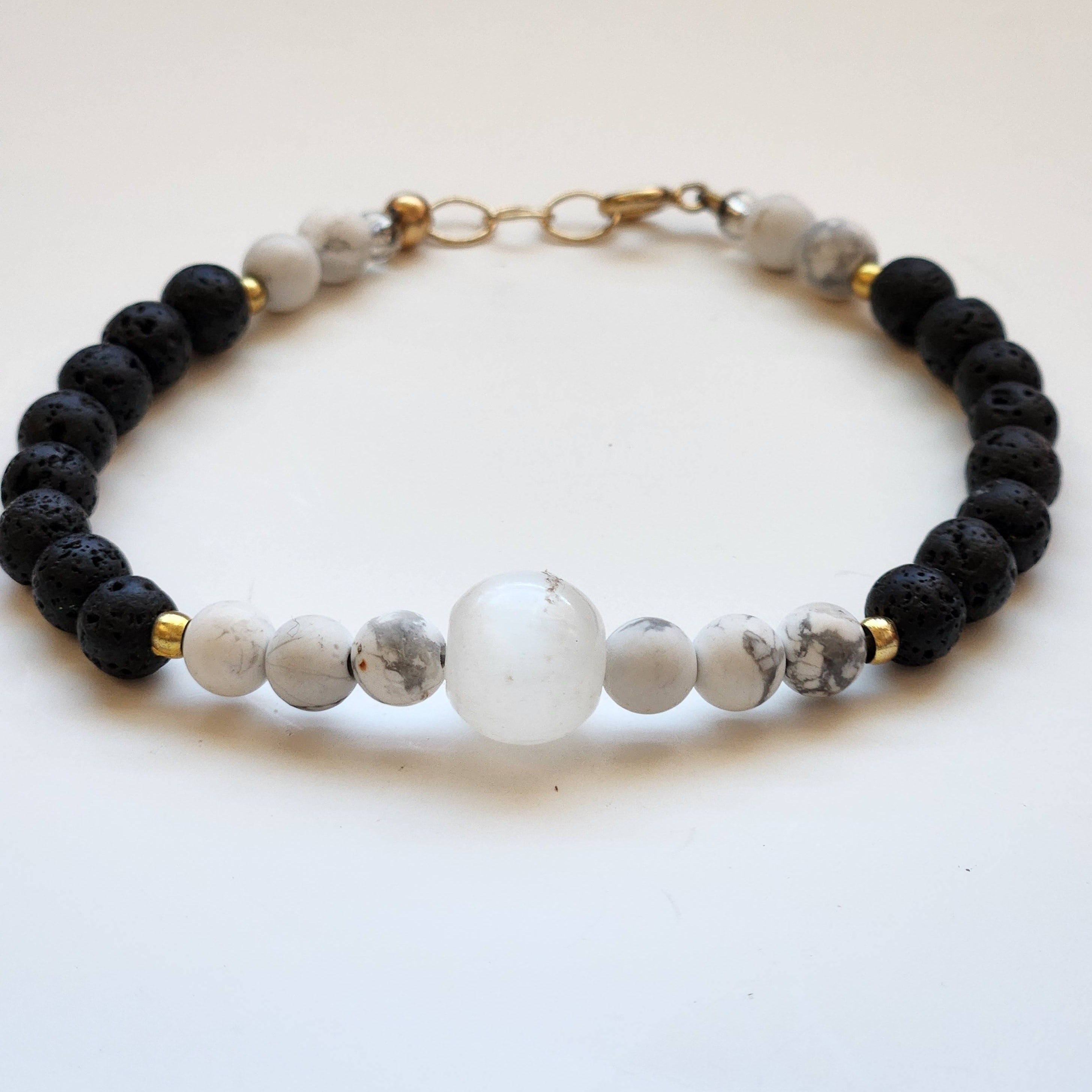Les.bijoux.de.sandou Howlite Bracelet- Vedazzling Accessories