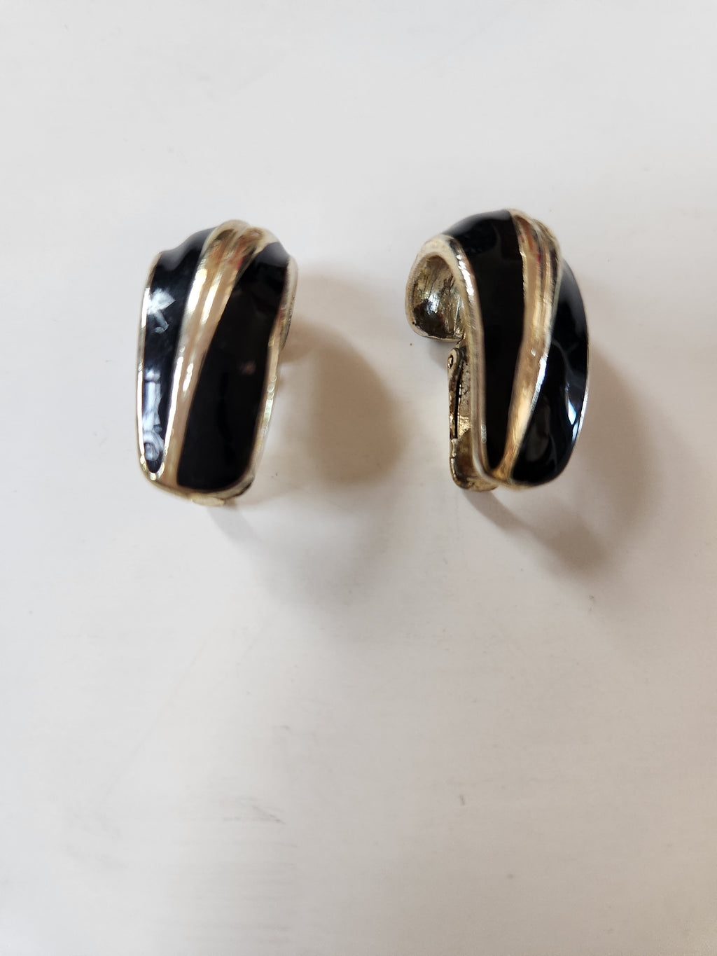 Vintage Black & White- Vedazzling Accessories