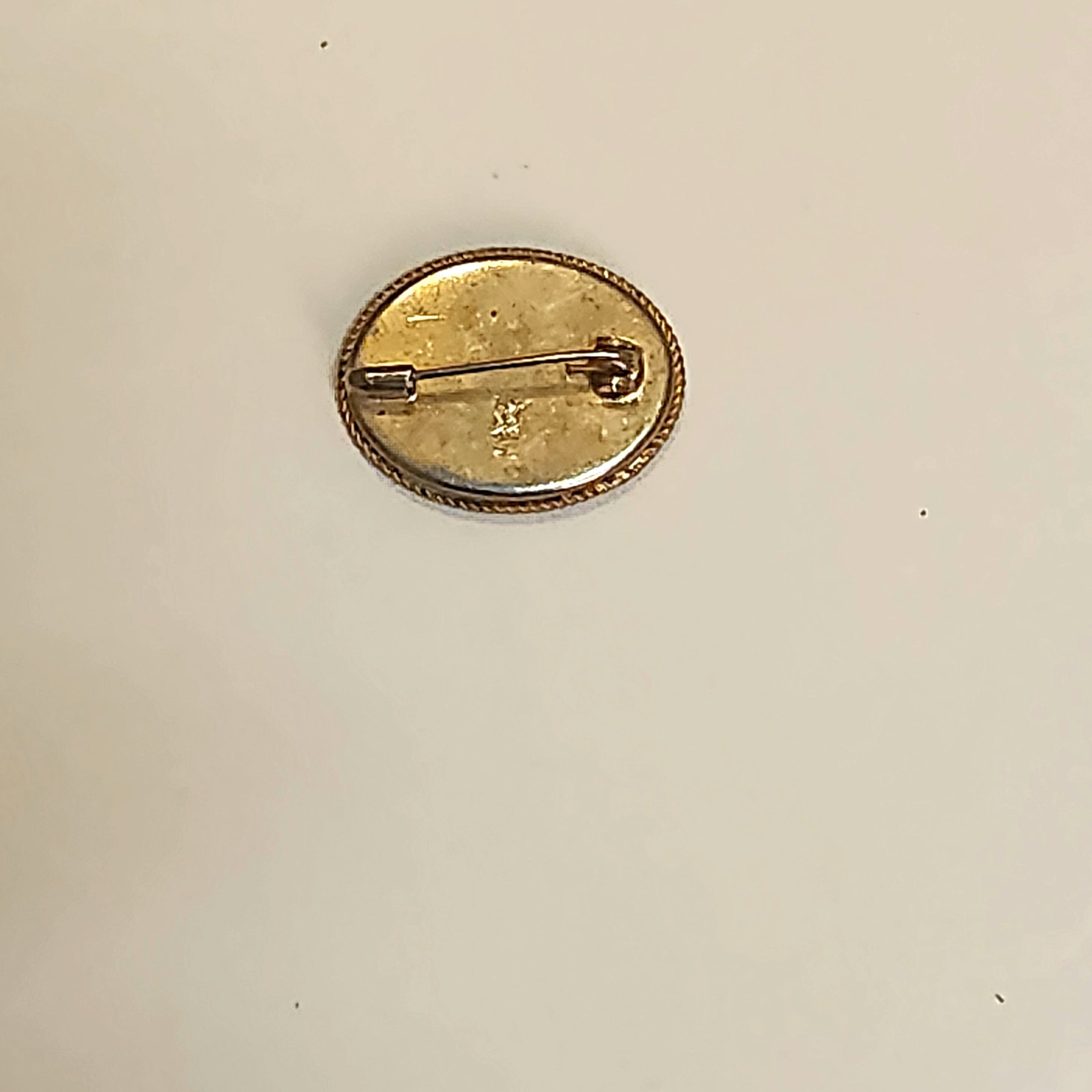 Vintage Floral Brooch Pin- Vedazzling Accessories