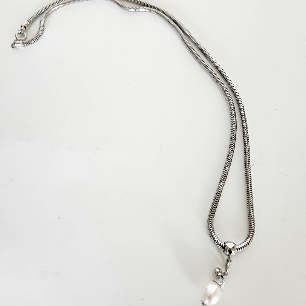 Single Life Pearl Necklace- Vedazzling Accessories