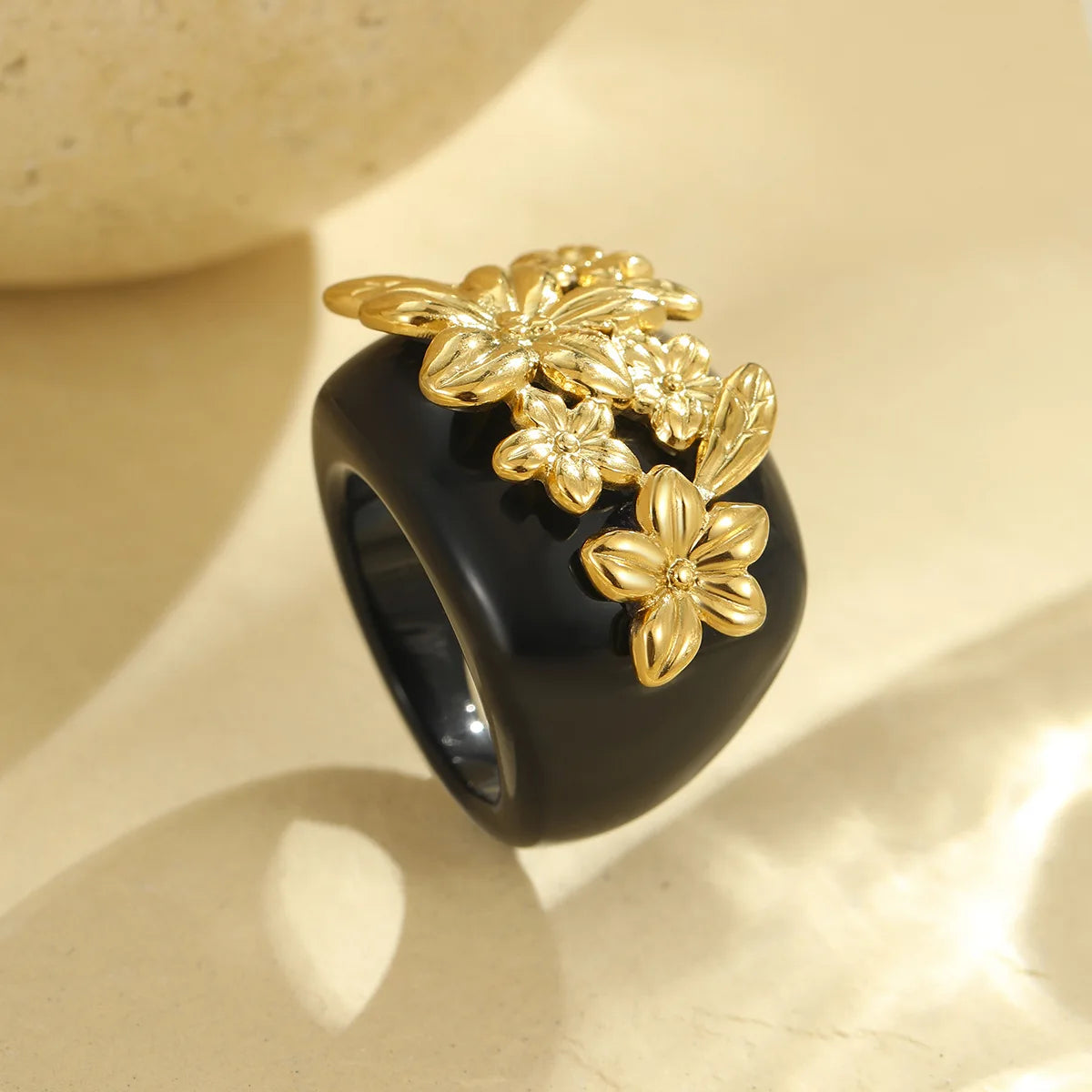 Vedazzling Resin Large Flower Ring