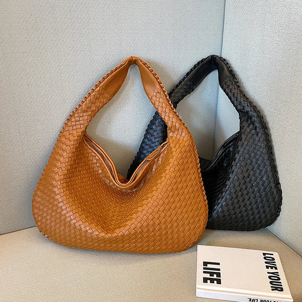 Vedazzling Woven Desire Handbag_Clutch