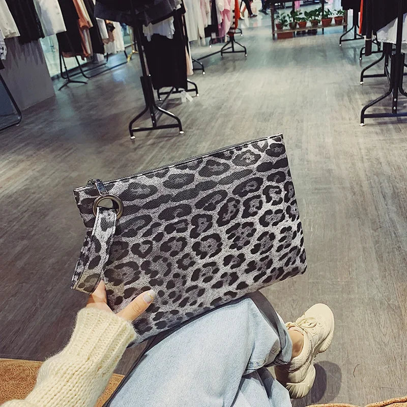 Vedazzling Handbag Fashion Women Leopard Clutch Bucket Bag Messenger Bag Ladies Leopard Zebra Leather Simple Crossbody Bag