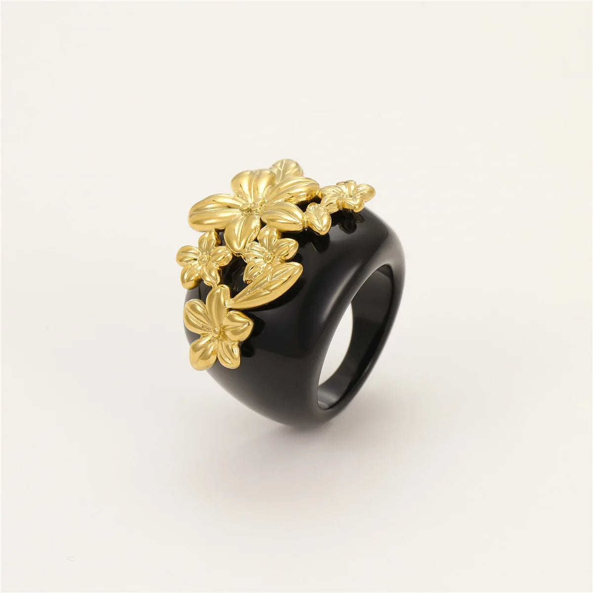 Vedazzling Resin Large Flower Ring