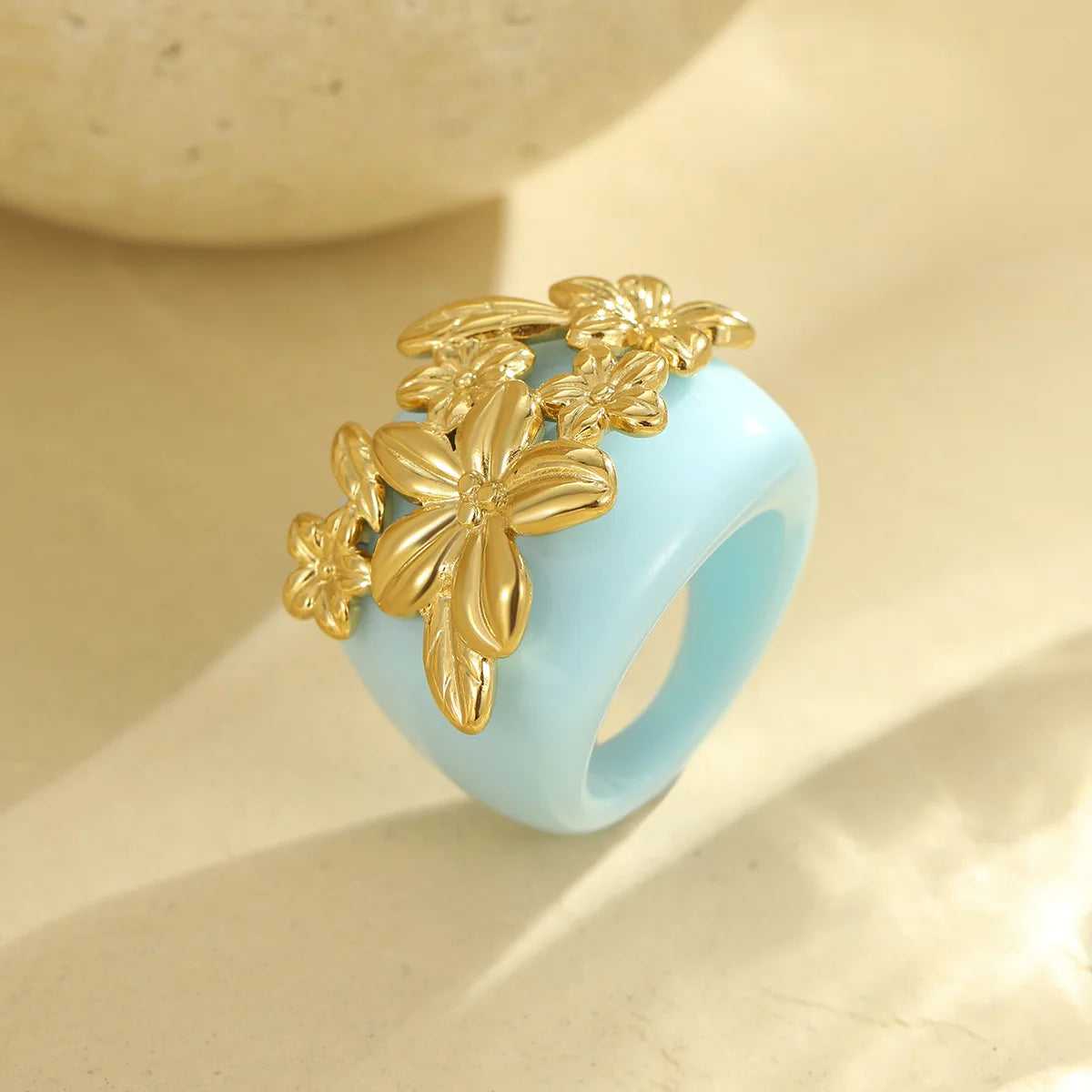 Vedazzling Resin Large Flower Ring