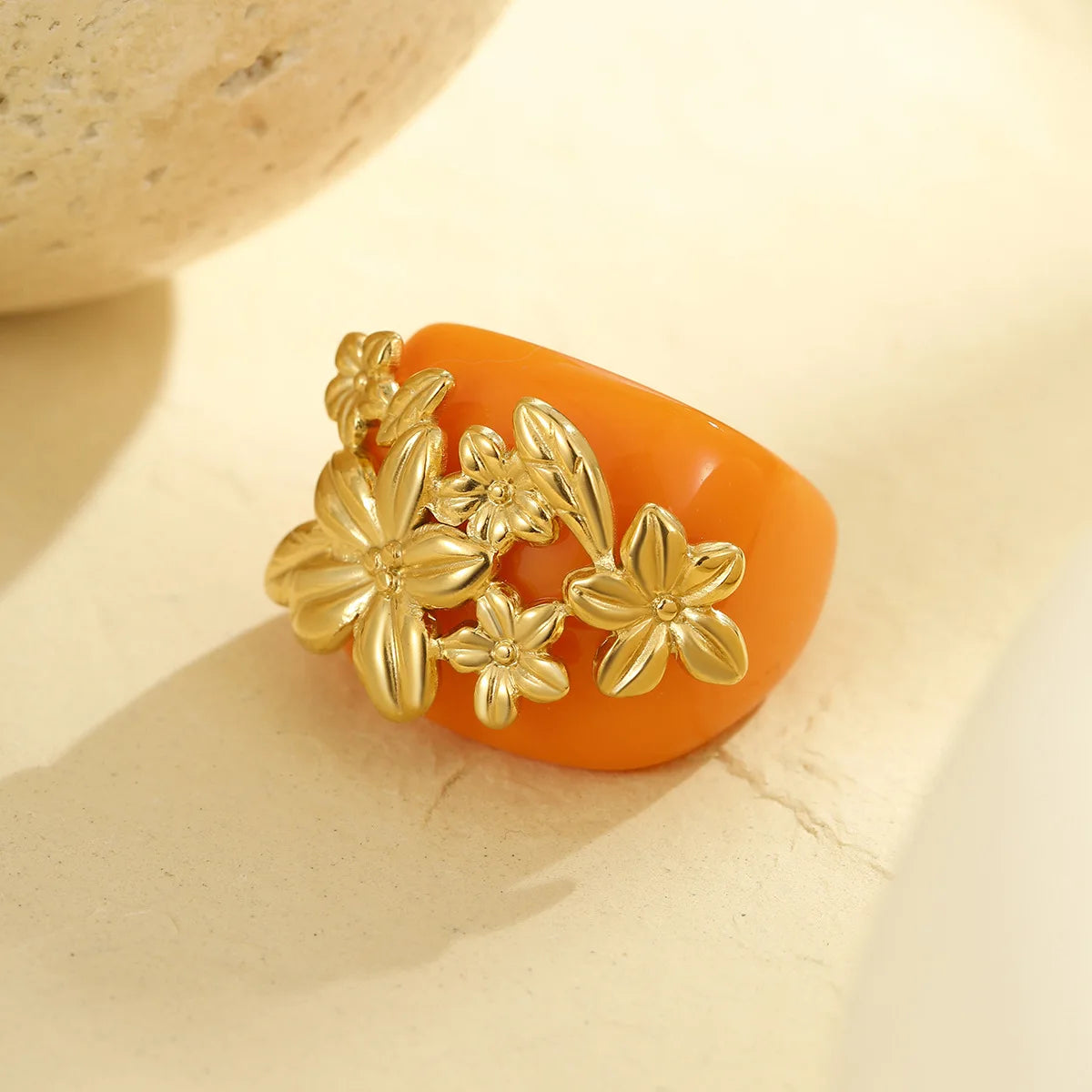 Vedazzling Resin Large Flower Ring