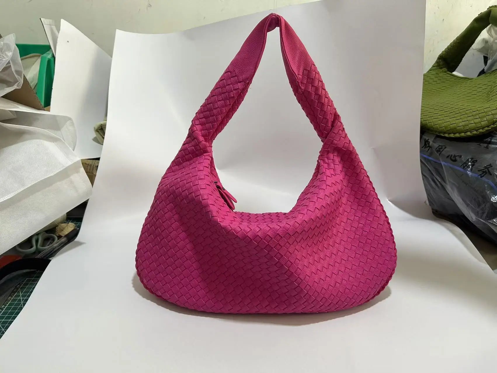 Vedazzling Woven Desire Handbag_Clutch