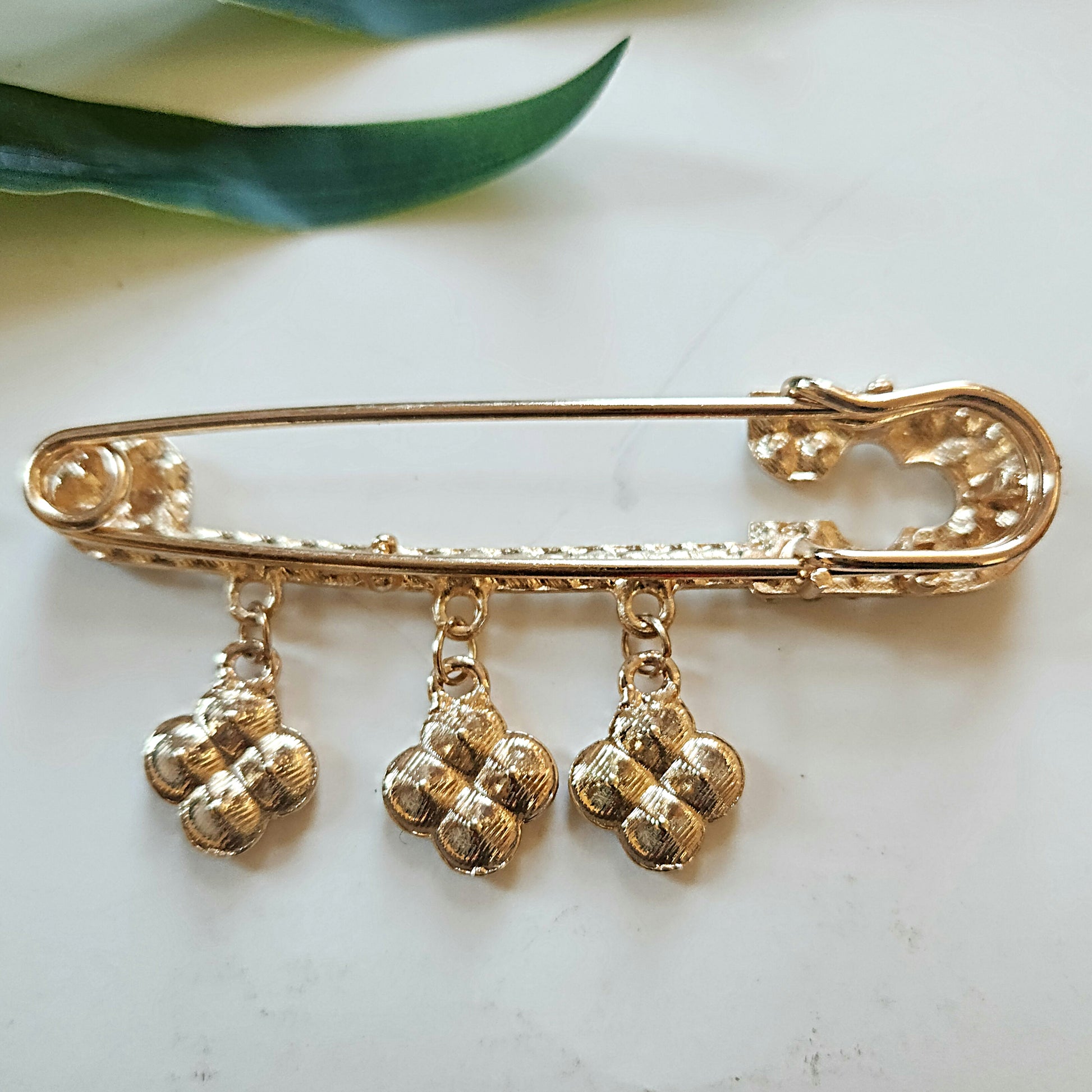 Vedazzling Gold Pinned Brooch-vedazzlingaccessories