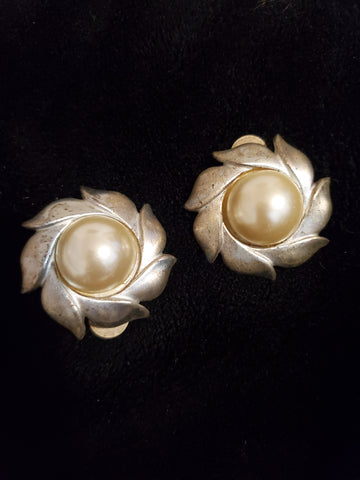 Swirl vintage earrings - Vedazzling Accessories