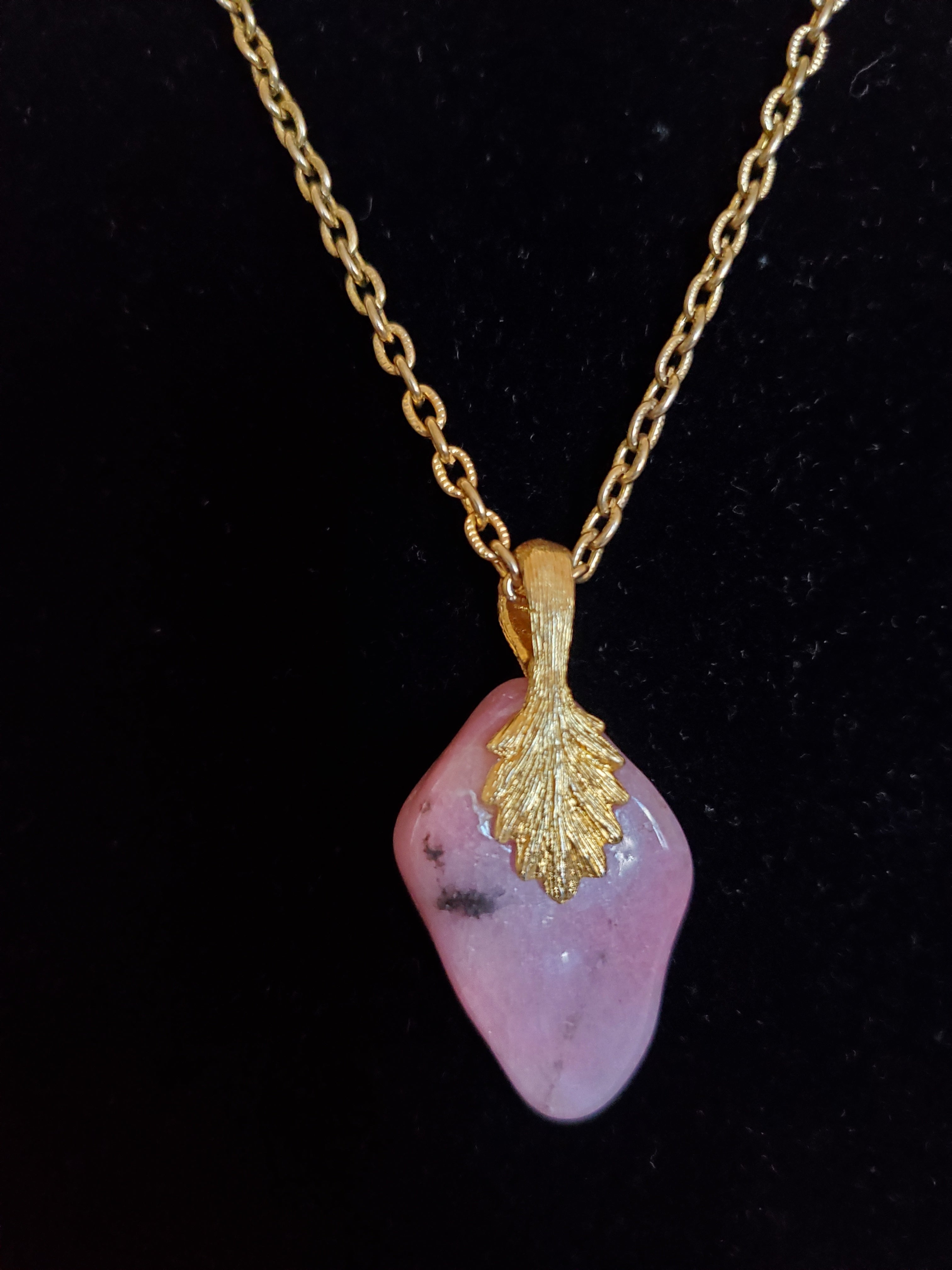 Carnelian Leaf Stone Necklace-Vedazzling Accessories