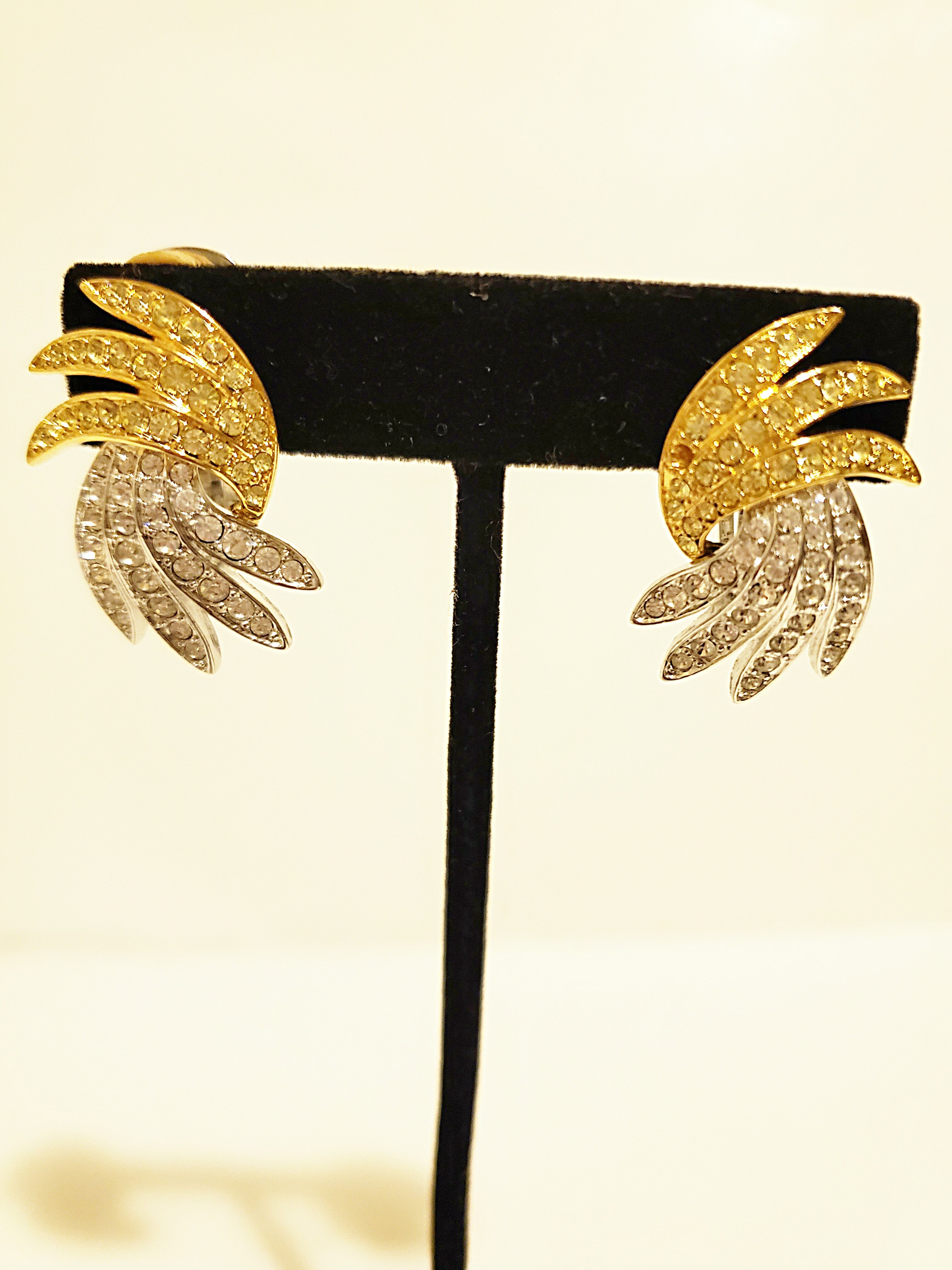 Clip-On Earrings Vintage Gold - Vedazzling Accessories