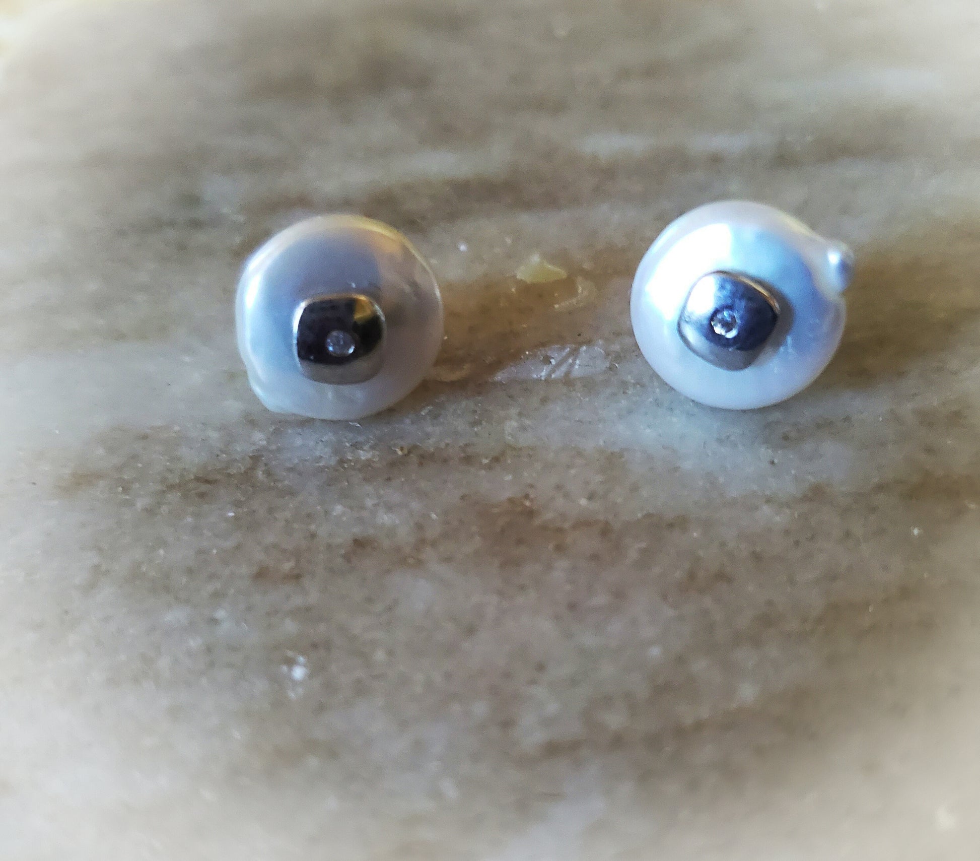 Freshwater Pearl Studs - Vedazzling Accessories