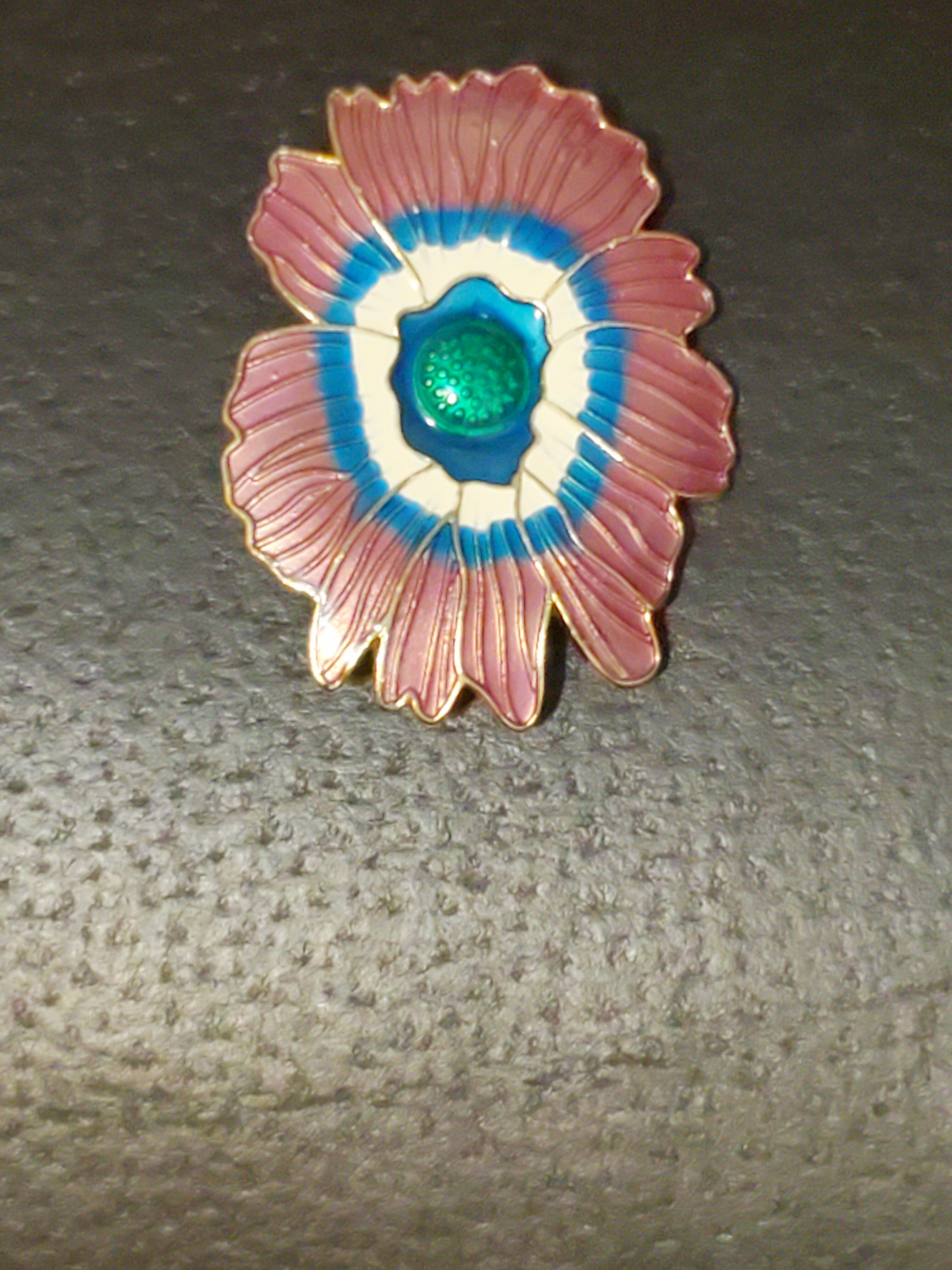 Rose Pin Vintage - Vedazzling Accessories